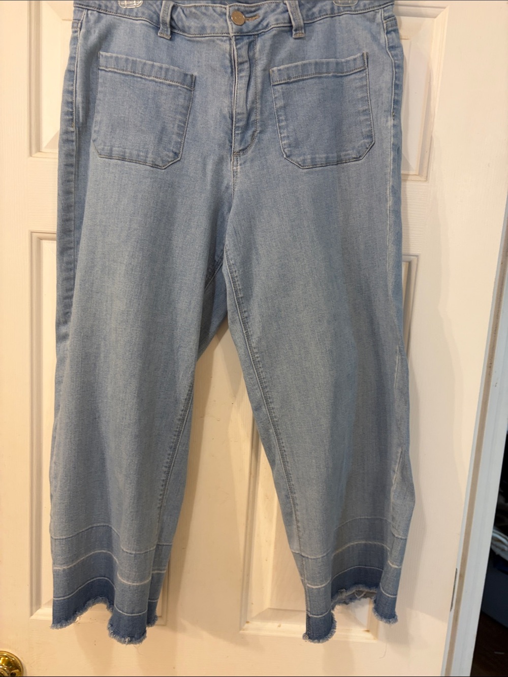 Light Wash Women's Relaxed Crop Jeans